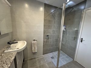 Photo 25- click for photo gallery